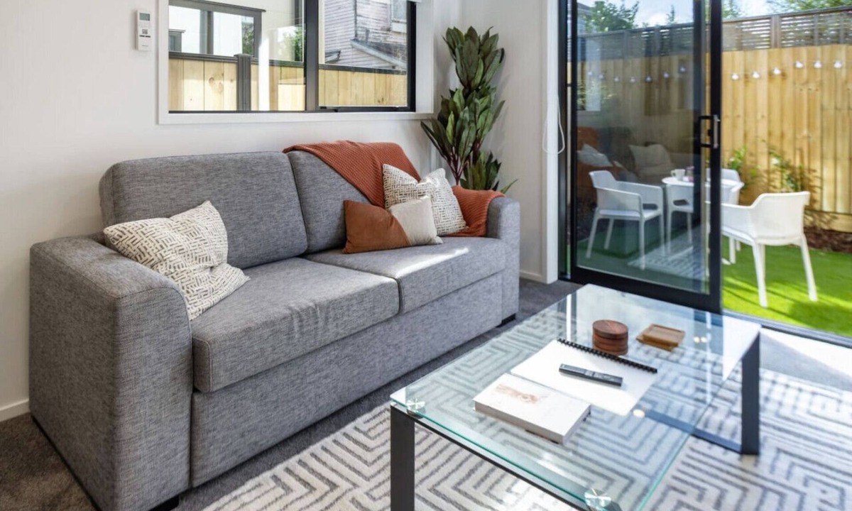 Christchurch City Centre House | Vibrant CBD Townhouse - Sleeps 4 + Stadium