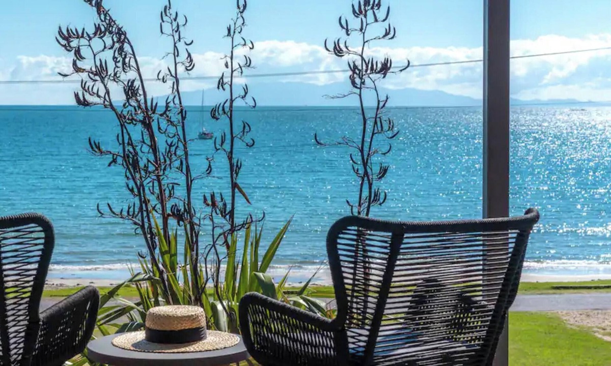 Oneroa Apartment | Waiheke Beachfront Apartment | You've Got It Maid