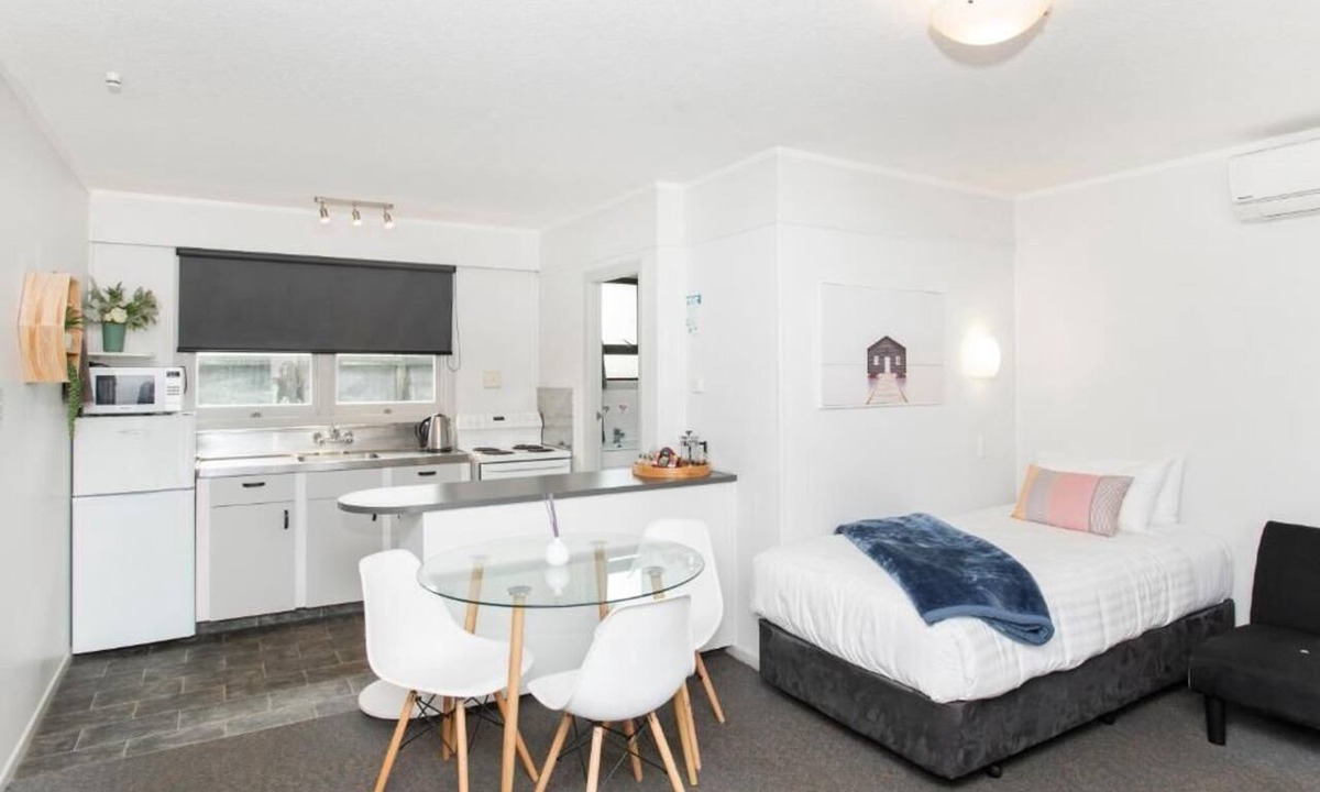 Gisborne Hotel | Waikanae Beach Motel
