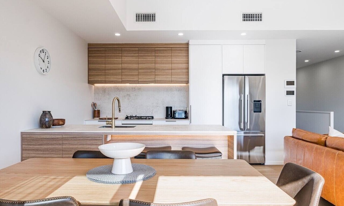 Raglan House | Wainui Place Luxury Townhouse Central