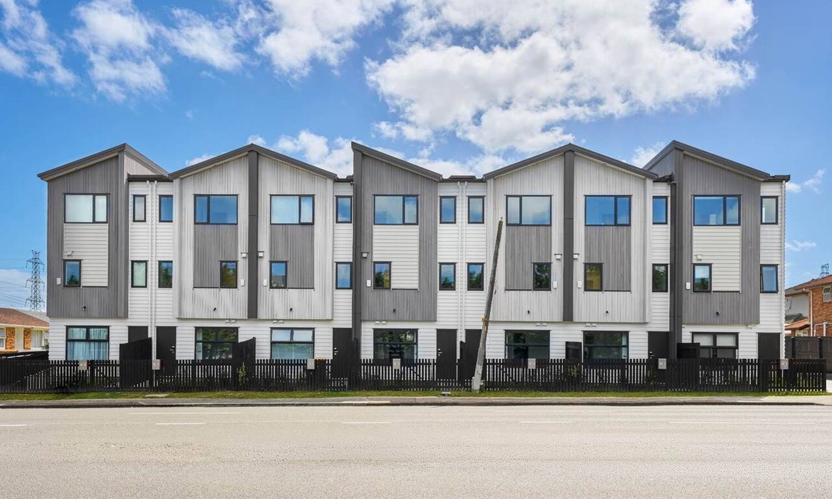 Mount Wellington House | Waipuna Living | 3-Bed Townhouse | Spacious Home