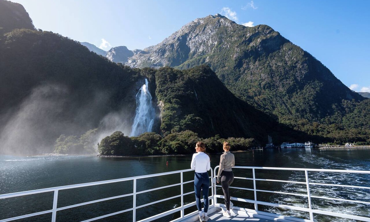 Fiordland National Park Cabin | Waitai Lodge - Fiordland Escape