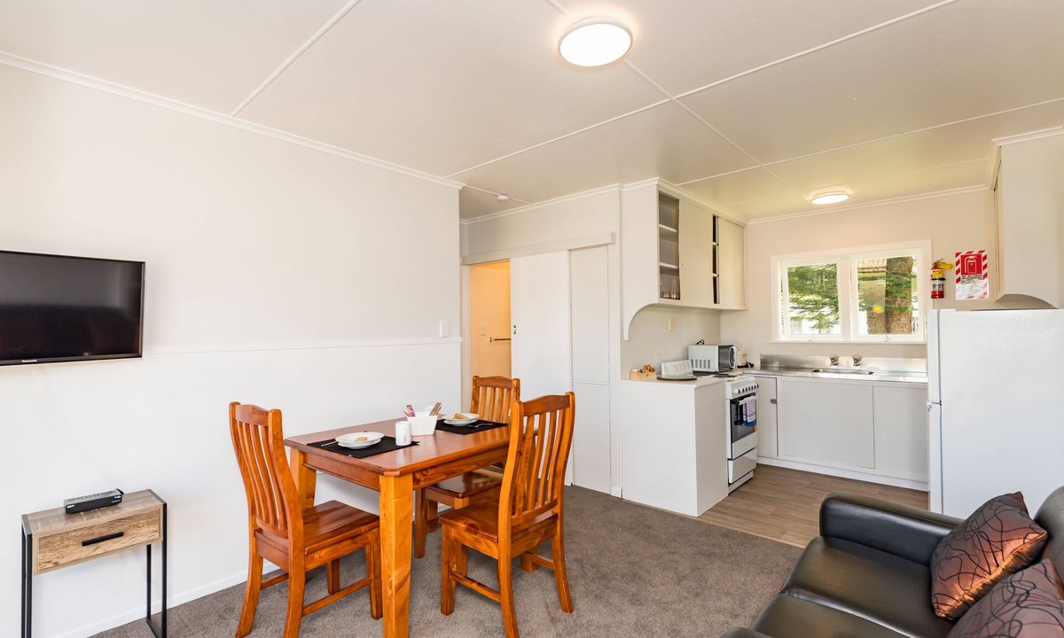 Paihia Cabin | Waitangi Beach Bach 30A