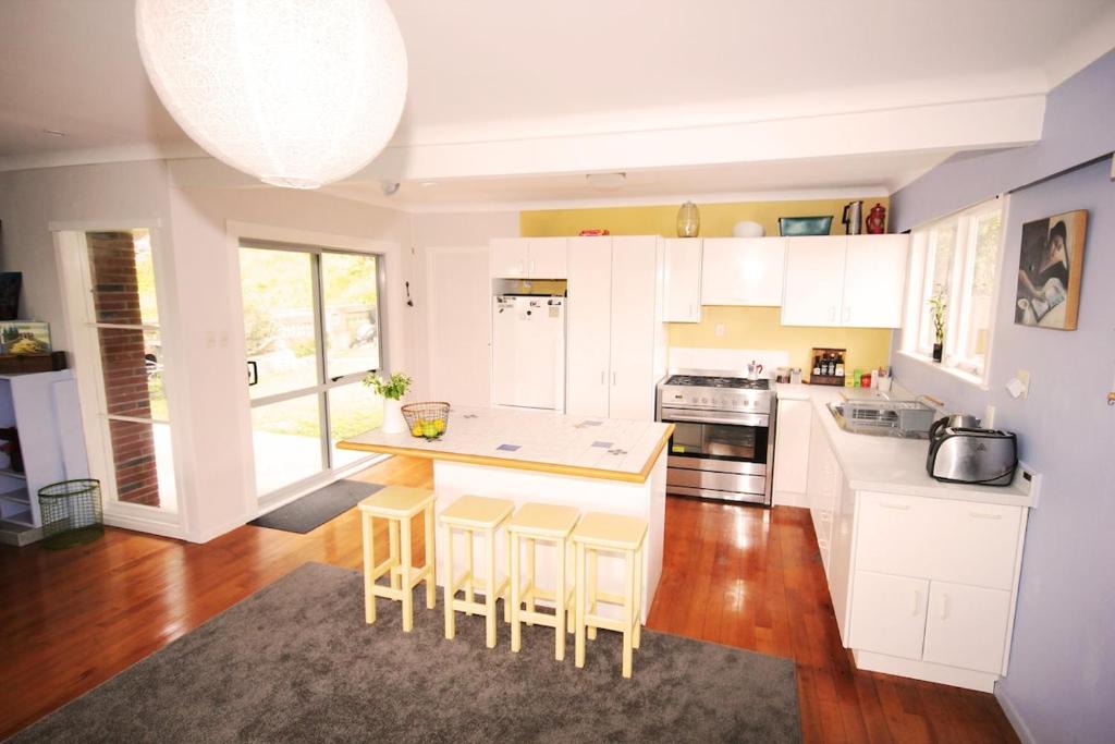 Waiwera House | Waiwera Beach GetAway