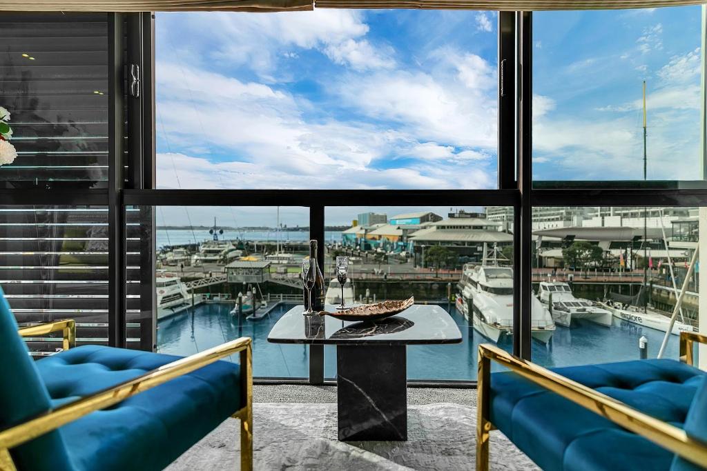 Auckland Central Business District Apartment | Waterfront Wonder + Cp!