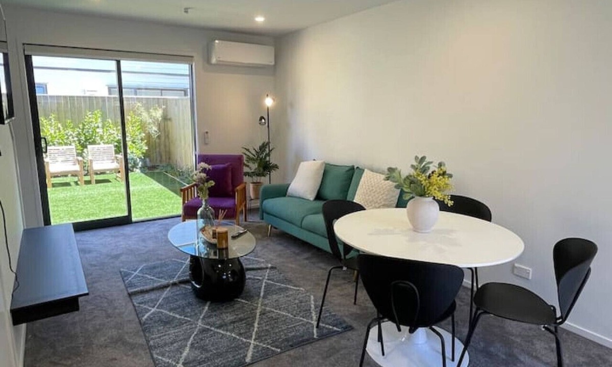 Avondale Apartment | Well-furnished Auckland Stunner