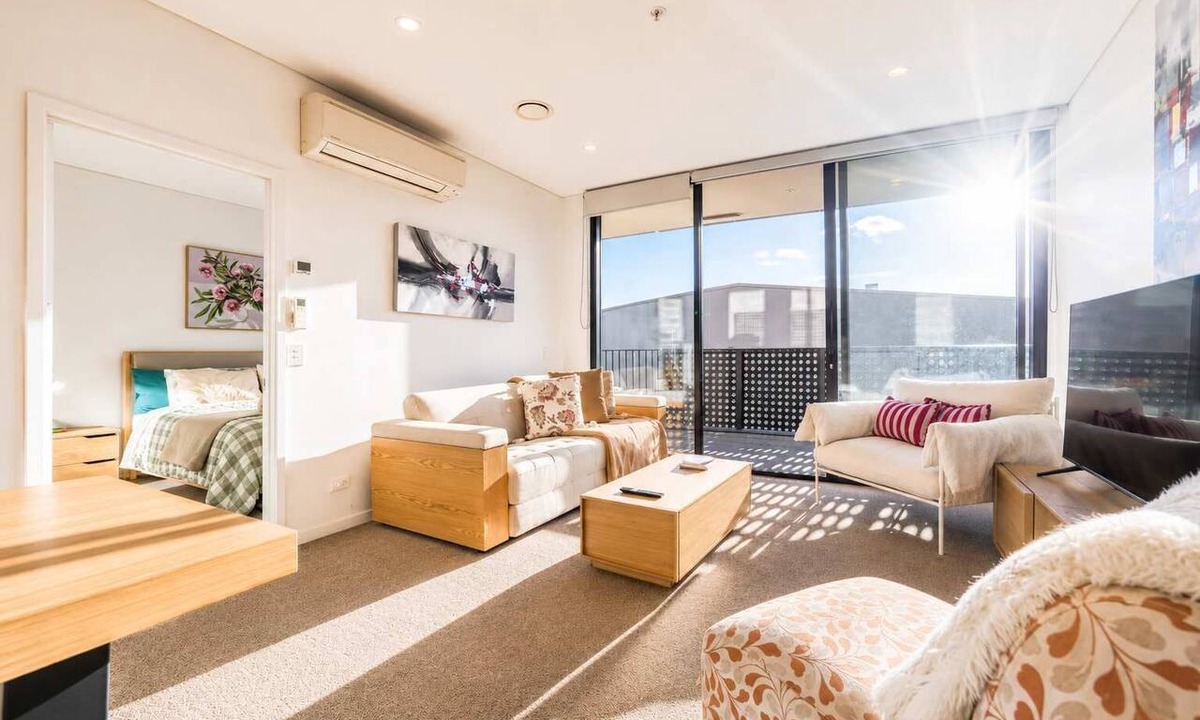 Christchurch City Centre Apartment | Welles St | Christchurch CBD | Sleeps 4 | Balcony