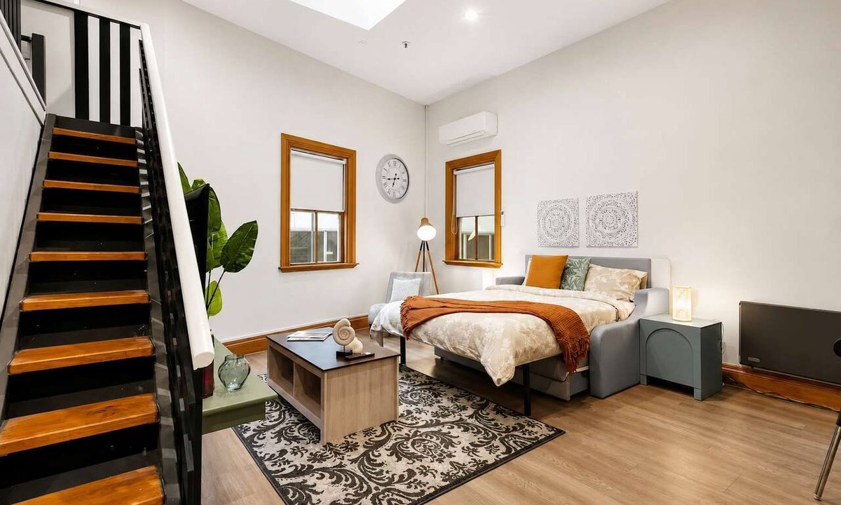 Wellington Apartment | Wellington City Loft | Parking + Kitchen