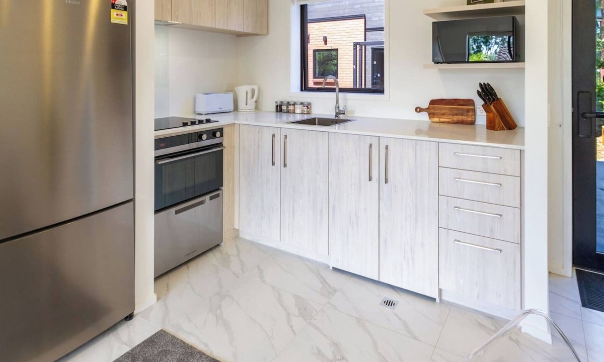 Henderson House | West Auckland Retreat | 2BR Sleeps 4