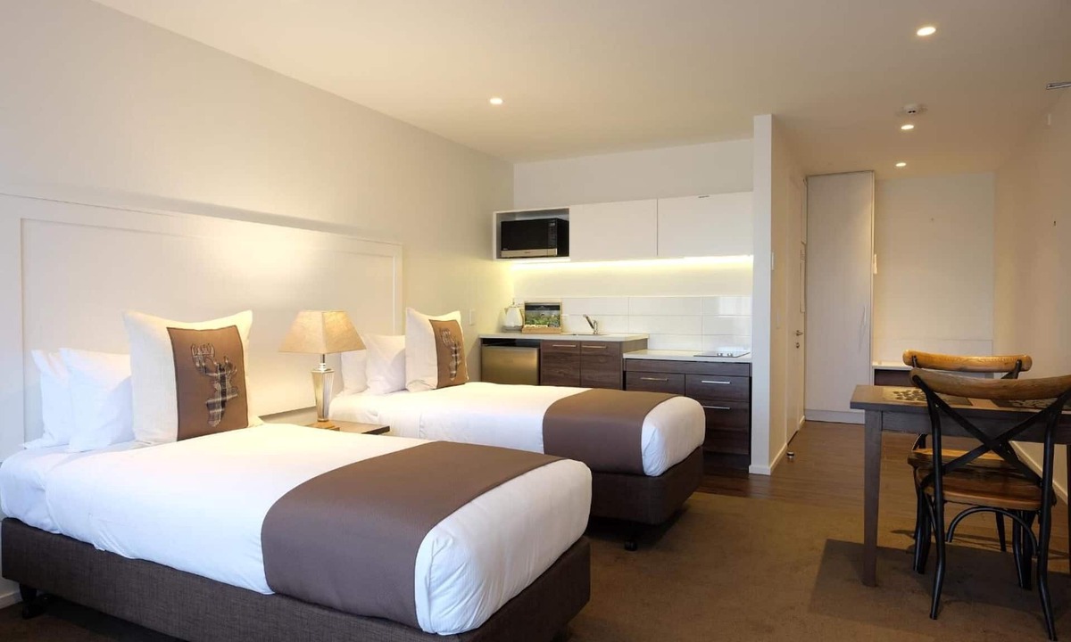 Wanaka Hotel | West Meadows Motel