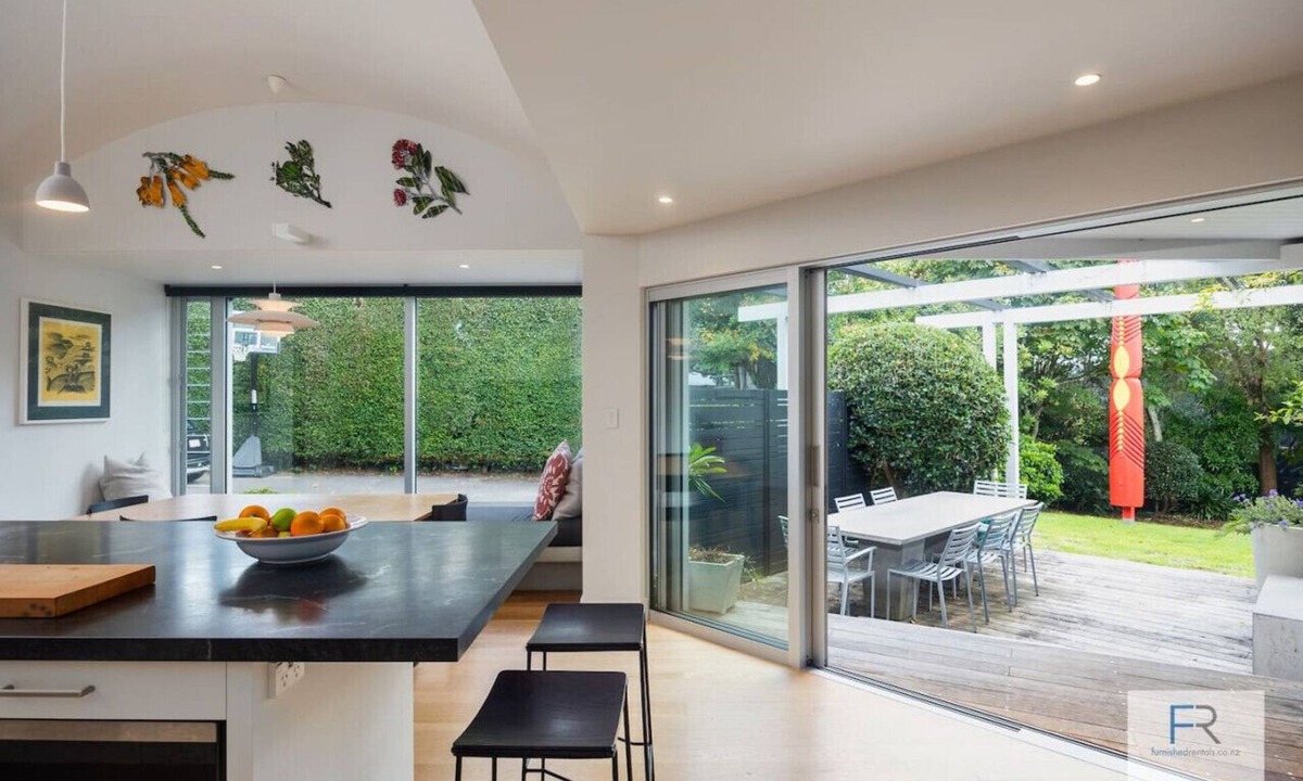 Westmere House | Westmere Poolside Escape