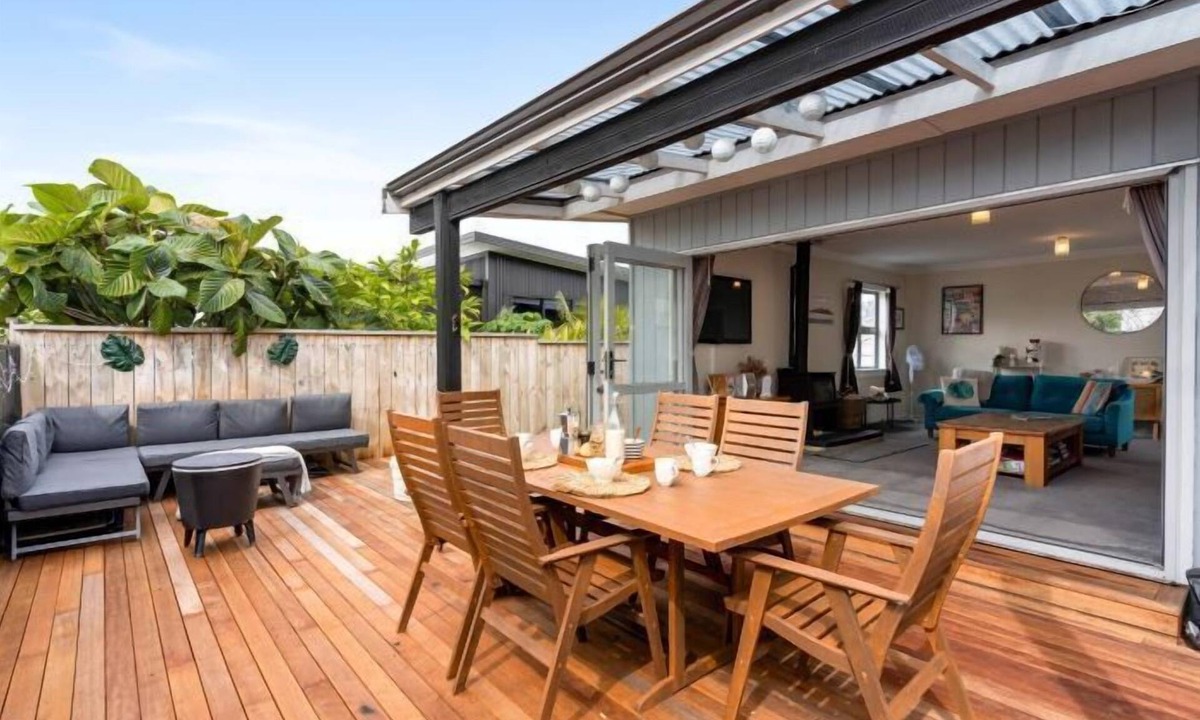 Whangamata House | Whanga Beach Bach