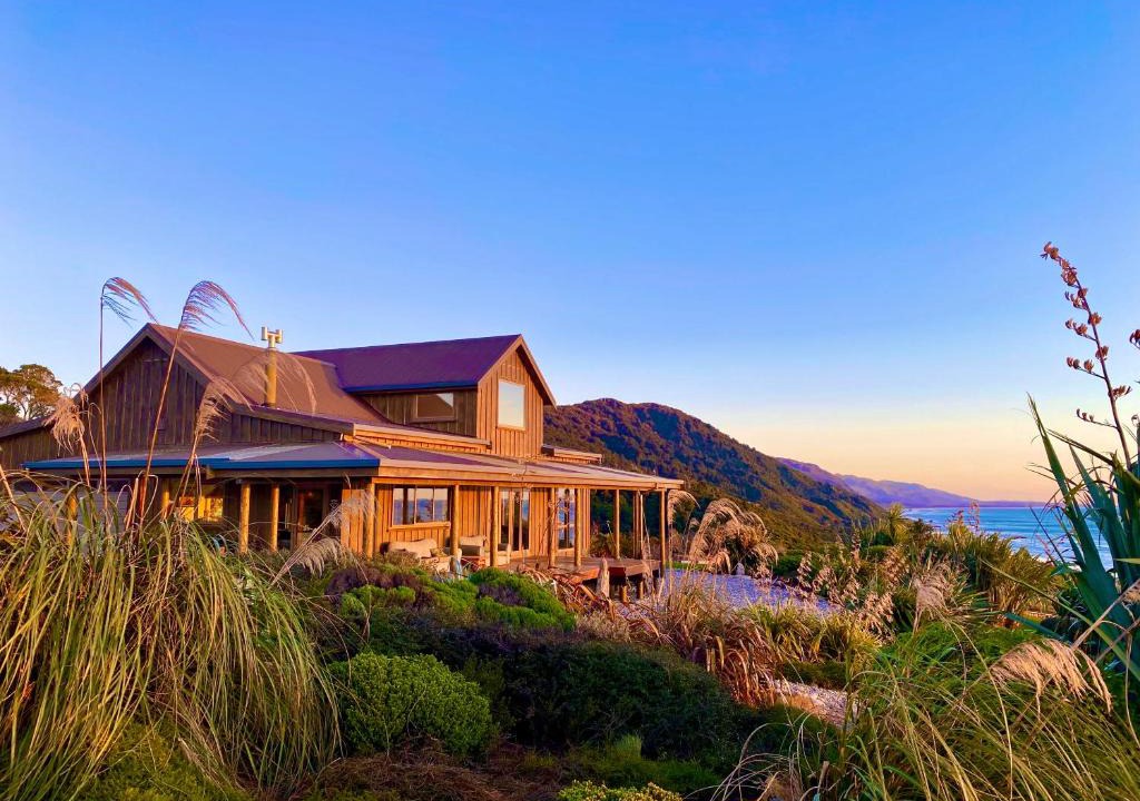 Mokihinui House | Wild Weka Eco Stay - Off-Grid 4WD Recommended
