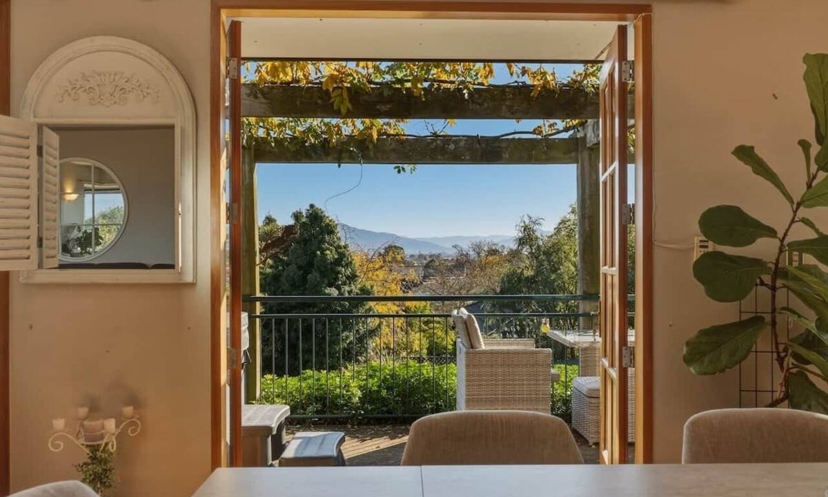 Blenheim Apartment | Wisteria Retreat | Boutique Stay w/Views & Sauna
