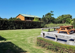 5 Doors Down - Hahei Holiday Accommodation in Hahei