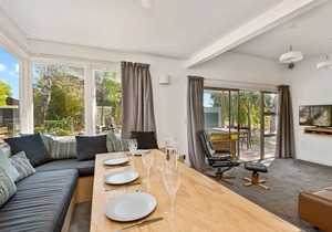 Central on Frye - Albert Town Holiday Home in Wanaka