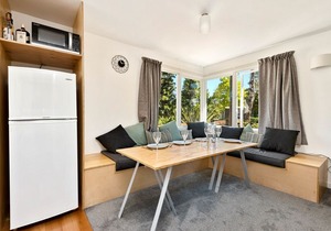 Central on Frye - Albert Town Holiday Home in Wanaka