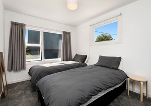 Central on Frye - Albert Town Holiday Home in Wanaka
