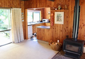 Lakeside Villa - Lake Rotoiti Holiday Home