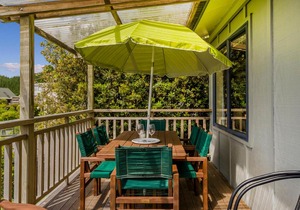 The Gardener's Beach House - Onemana Holiday Home