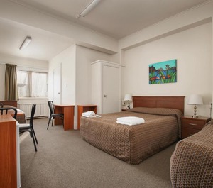 Kiwi Hotel 
