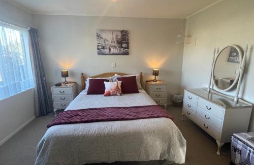 Taupo House | Lakewood Lodge