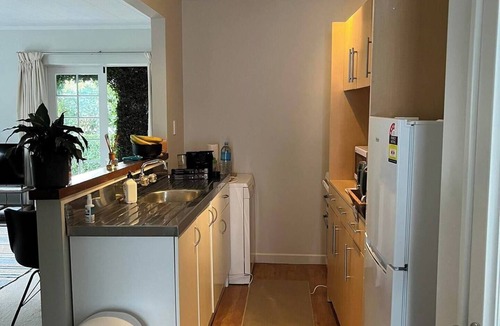 Herne Bay Apartment | 1 bedroom Apartment Oasis in Herne Bay, Auckland; Peaceful; Safe+Free Parking