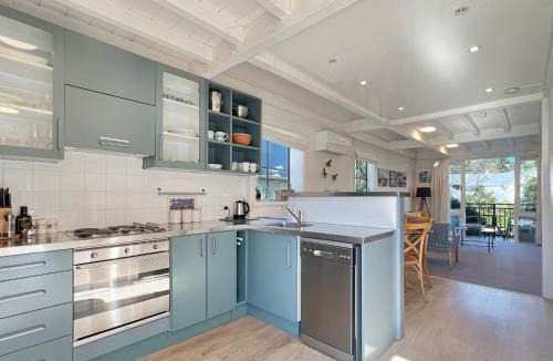 Akaroa Apartment | 1-Bedroom Retreat with Spa Bath & Harbour Outlook