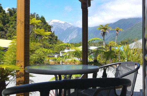 Franz Josef Glacier Hotel | 10 Cottages