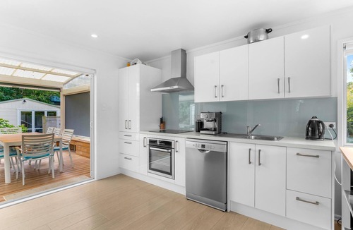 Mangawhai Heads House | 13 Olsen - Sunny Bach in Mangawhai Head's Golden Circle