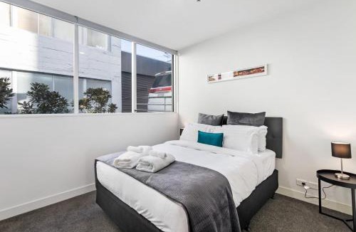 Auckland Central Business District Apartment | 14 Fisher Point Drive