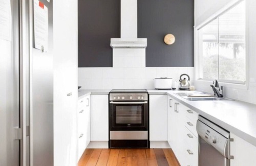 Torbay Apartment | 150m to the beach! Full of character, sunny setting with lovely deck and garden