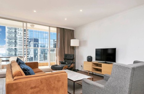 Auckland Central Business District Apartment | 18th Floor 180-Degree Views 2 Bed 2 Bath Parking