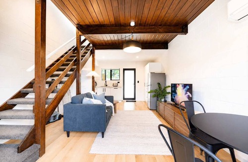 Edgeware Apartment | 1BR with Courtyard + Parking | Near CBD