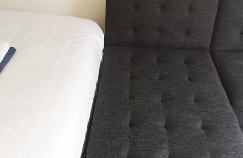 Mount Albert House | 2 Double Bed Garden Chalet, 14 Phyllis St, Mt Albert, Auckland