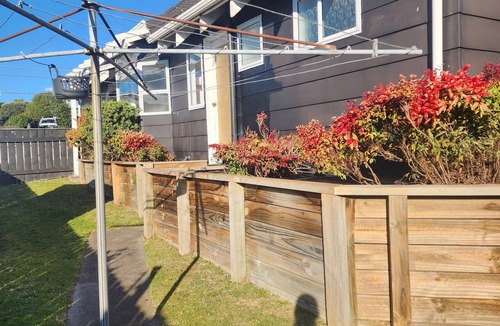 Richmond Heights House | 2 Mile Bay Cottage