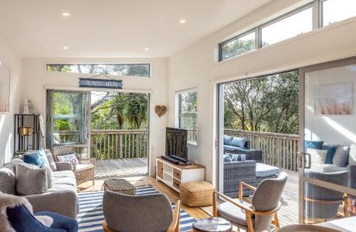 Palm Beach House | 2 sisters at Palm Beach, Waiheke