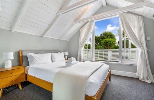 Ponsonby House | 2BR Villa Near Ponsonby Rd & Parking Zodiak Stays