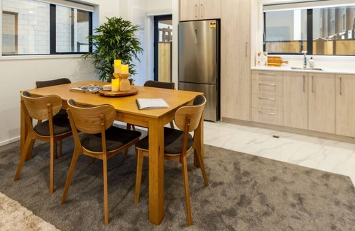 Christchurch City Centre Villa | 3 Bedroom 2 Bathroom Hagley Parkside Perch