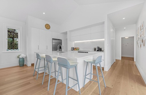 Devonport House | 3-bedroom Devonport villa near village