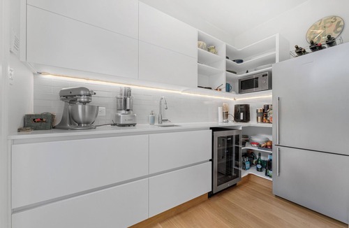 Devonport House | 3-bedroom Devonport villa near village
