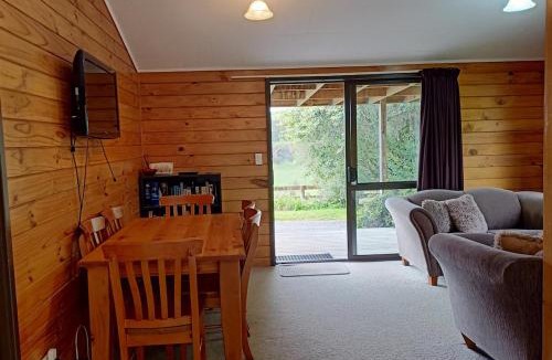Karapiro House | 3-bedroom house with country views near Cambridge