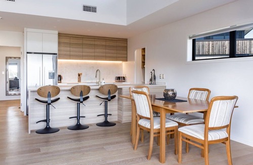 Raglan House | 3 x Townhouses Central Modern