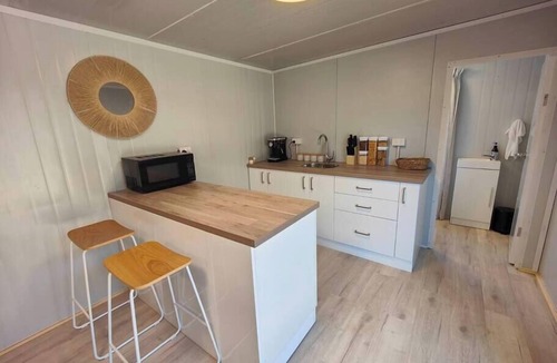 Woolston House | 30m² Tiny Home w/Parking | 5 mins to One NZ Stadium