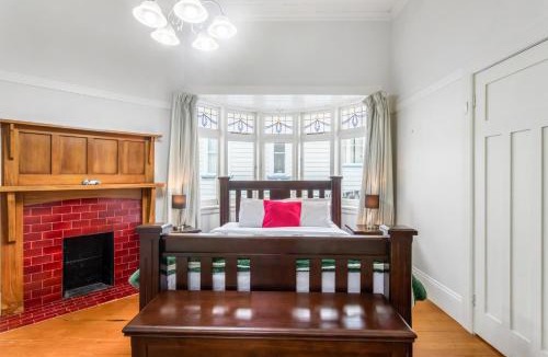 Sandringham House | 4 bed Bungalow - Parking - Netflix - 2 bathrooms