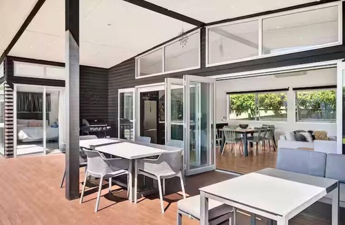 Martinborough House | 4 bedroom house with Spa short walk to the square