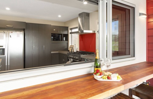 Nukuhau House | 4 Bedrooms, 2.5 Bathrooms