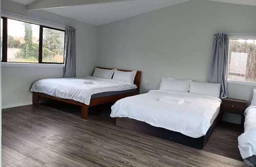 Kawaha Point Ski Chalet | 4 Double Beds and 2 Sofa Bed chalet