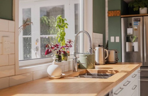 Somerfield House | 4BR Family Home | Hot Tub, Parking + Pet Friendly