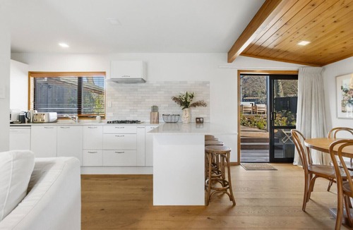 Wanaka House | 4BR Wanaka Home | Walk to That Wanaka Tree & Lake